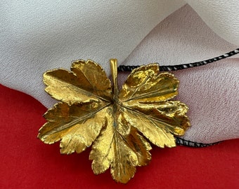 Broche feuille plaquée or broche légère vintage des années 1970, métal plaqué feuille d’or