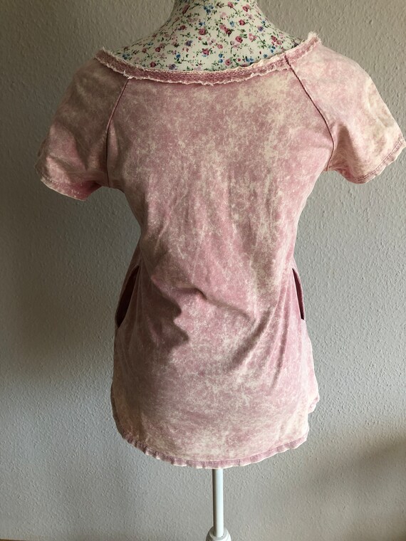 Pastel pink T-shirt with side pockets Vintage No … - image 7
