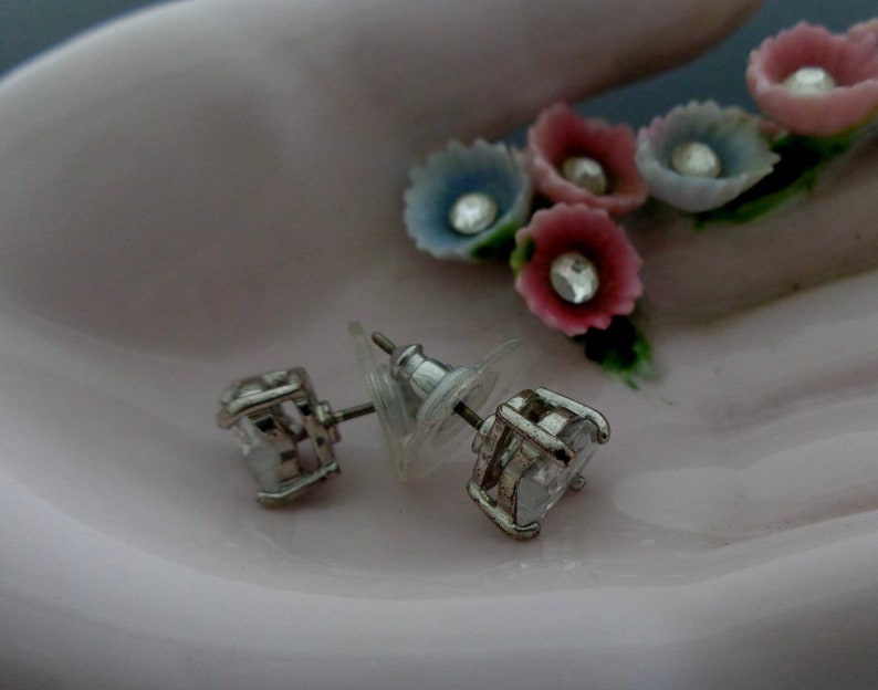 Silver Plated 1980s Stud Earrings 0.9 cm x Beautiful Sparkling CZ Cubic Zirconia Heart Design