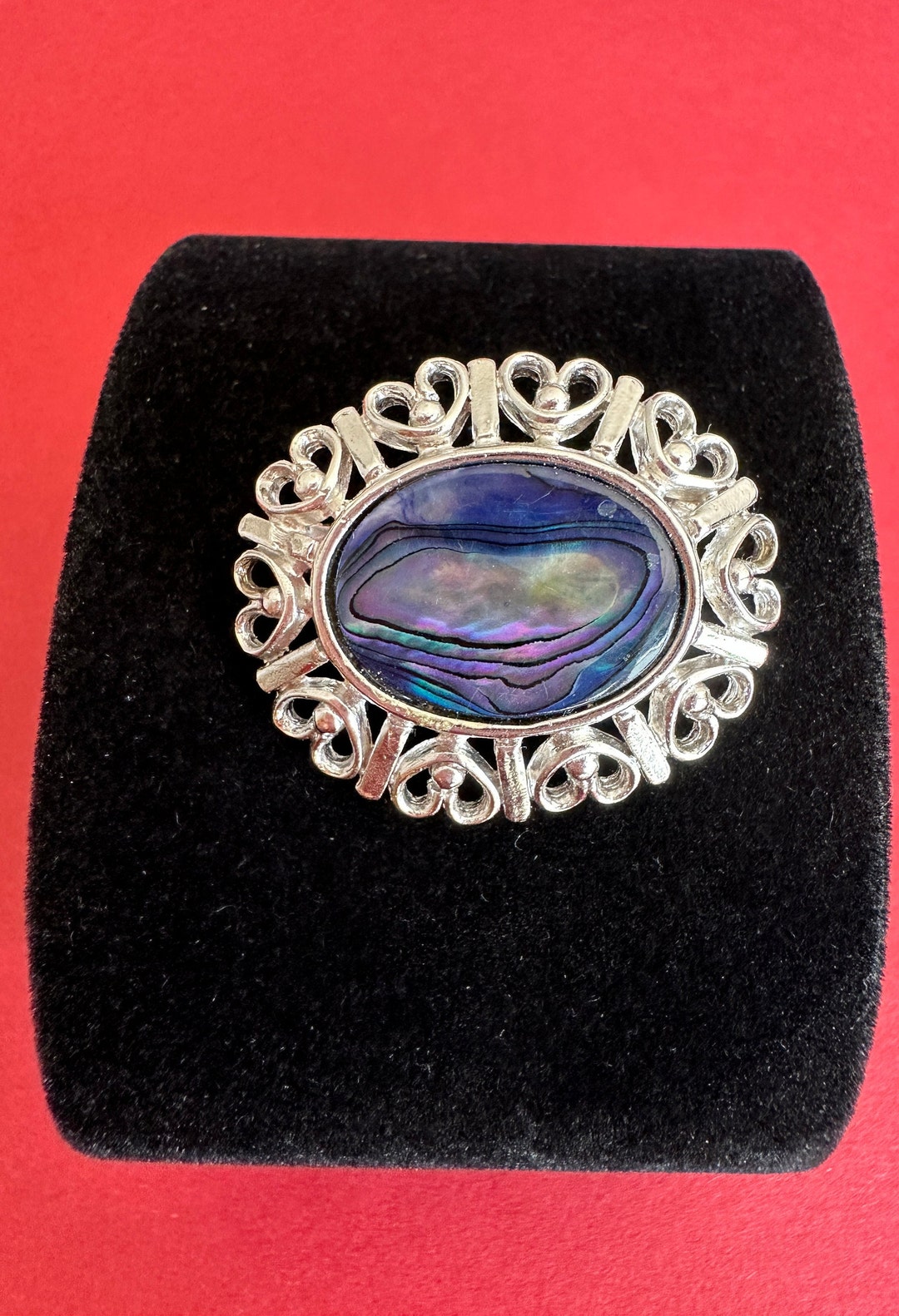 Broche Vintage Signée – Plaquée Or – Élégance Rétro – Occasion