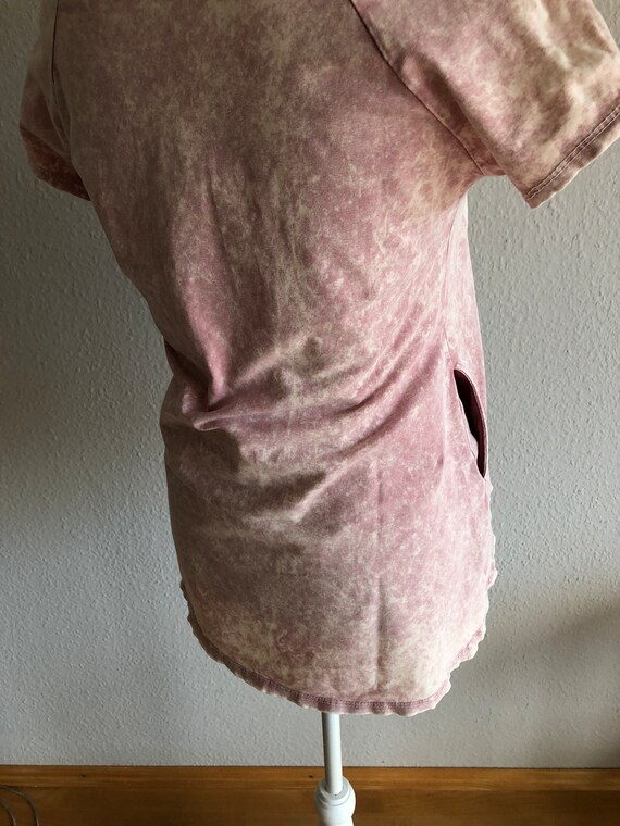 Pastel pink T-shirt with side pockets Vintage No … - image 6