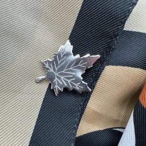 Sterling Ahornblatt Brosche Vintage echt Silber Blatt mit seidigen Schimmer