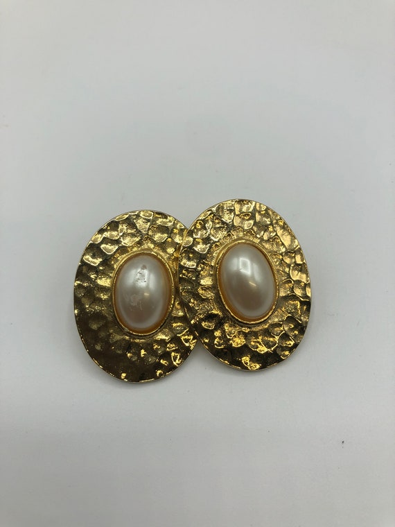 beautiful earrings White faux beads decorated, el… - image 2