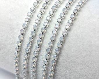 Cadena de copa chapada en plata con diamantes de imitación de ópalo blanco, SS6 (2 mm)