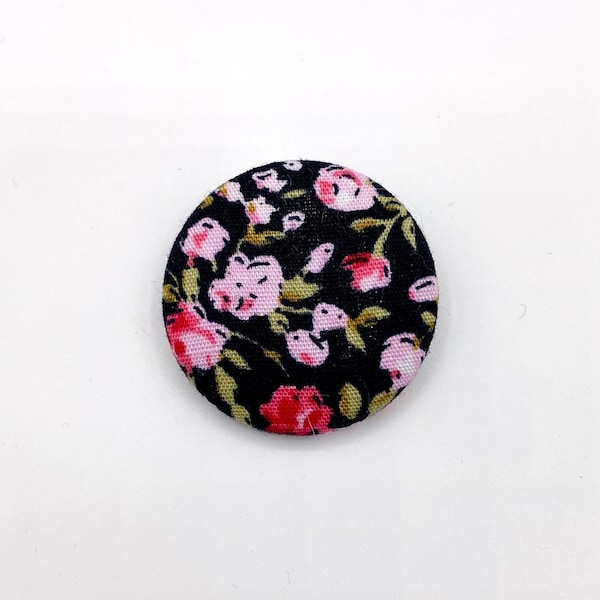 Small roses fabric button / fabric brooch