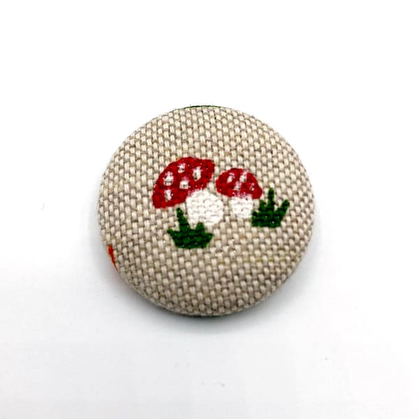 Fly agaric fabric button / fabric brooch linen mushroom