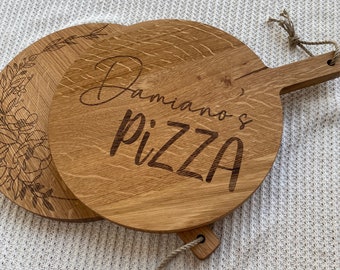 Pizzabrett mit Griff | Schneidebrett | personalisiert | Eiche | 30 cm