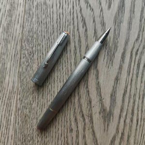 Pluma estilográfica St. Penpps Bobby Yongsheng 601A, versión de acero mate, modificación hecha a mano, pluma estilográfica Vacumatic, tipo pistón, plumín M, clip plateado, regalo de escritura