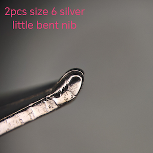 2 stks/partijen Bobby Little Bent #6 Vulpenpunt Ongeveer 0,6 mm Schrijfcadeau