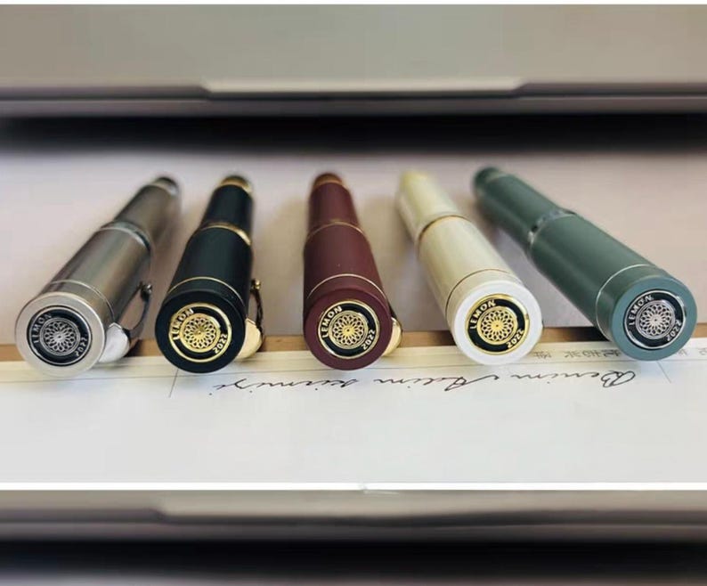 Pluma estilográfica St. Penpps con tapa de émbolo y crisantemo limón - Plumín Togi EF/F/Naginata imagen 2