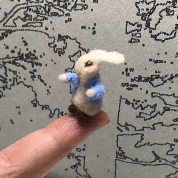 Needle felted miniature Peter Rabbit, felt animal, dollhouse animals, Gift, wool