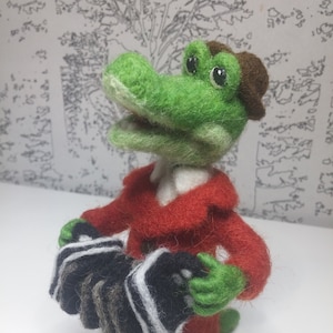 Felted wool Crocodile Gena,Cheburashka and Crocodile Gena,cartoon character,Soft sculpture,Gift,Wool