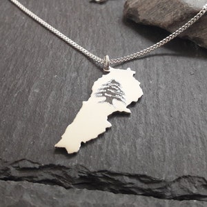 Hanger met kaart van Libanon en schakelketting in 925 zilver met wapengravure, ceder - kettinglengte selecteerbaar (LK-02/Libanon+Wapen)