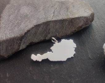 AUSTRIA - Map can be selected as a pendant, charm pendant or pendant with curb chain in 925 silver (LK-Austria)