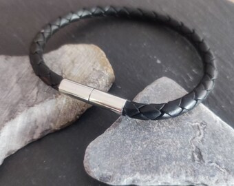 5 mm leather bracelet with stainless steel bayonet clasp, leather approx. Ø 5.0 mm, selectable length (leather-5/arm)