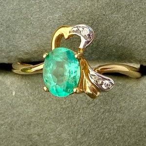 Natural Colombian Emerald 14k Yellow gold ring / Natural Oval Shape Emerald Ring in thin gold setting / Half carat green Natural Emerald