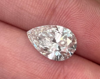 pear shaped diamond bow tie effect