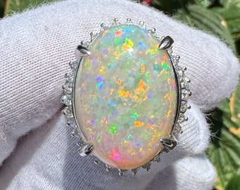 7.86 Karat natürlicher weißer Opal und Hal Diamondo Platinring / 18mm natürlicher schillernder weißer Opal in Platin / Retro Opal Platinring