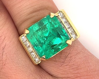 GIA Certified 13 Carat Colombian Emerald Men's Ring in 18Kt Yellow Gold With Princess Cut Diamond Side Stones | Vintage Mens Emerald Ring