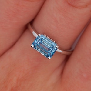 IGI-zertifizierter 2.08 Karat Vivid Blue Smaragdschliff VVS2 Klarheit Laborgewachsener Diamant in 14K Weißgold Solitär-Verlobungsring