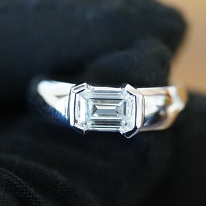 Anello Uomo Mignolo 3 Carati Diamante Creato In Laboratorio, Oro Giallo 14K Placcato, Taglio Tondo – Disponibile Varie Misure