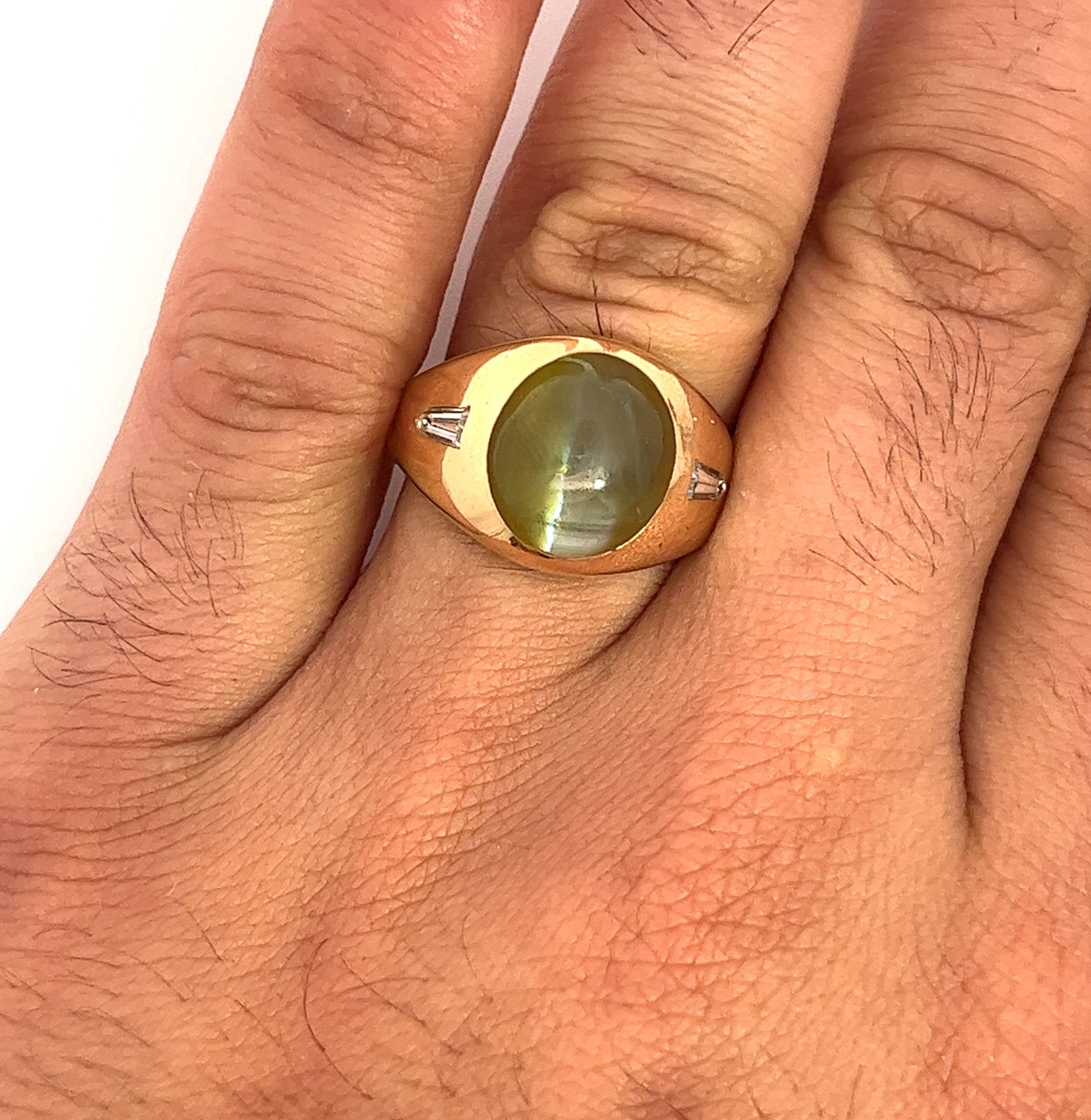 Natural 12 Carat Chrysoberyl Cats Eye Mens Ring in 18K Gold Vintage Mens 12 Carat Cabochon Cat s Eye and Baguette Cut Diamond 3 Stone Ring Etsy Canada