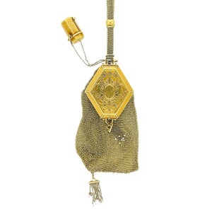 Art Deco Yellow Gold Mesh Makeup Purse with Mirror & Rouge Lipstick Holder