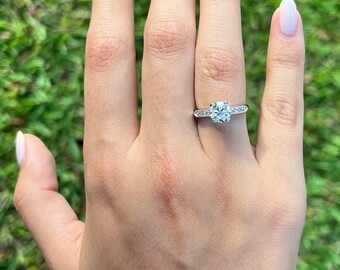 carat Round Cut Lab Grown Diamond Ring in 18k White Gold, carat Lab Grown Diamond, Round Diamond side stone, carat/F/VS1 Diamond