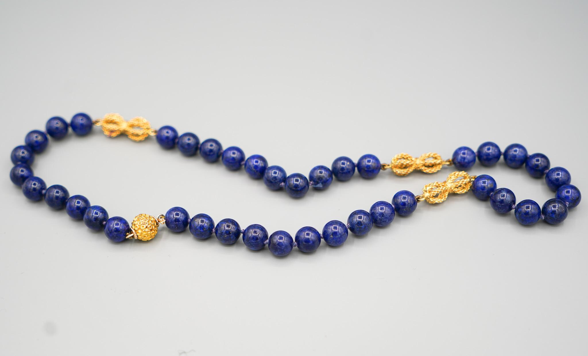 Collier Vintage En Lapis-Lazuli Avec Fermoir En Or Jaune 18K – Italie Années 70 – Longueur 43.5 Cm