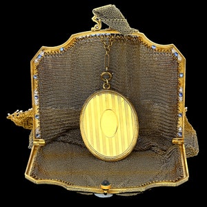 Antike Art-Deco-Abendtasche aus 14 Karat Gold, Platin, Diamanten und Saphiren mit Taschenspiegel im Inneren