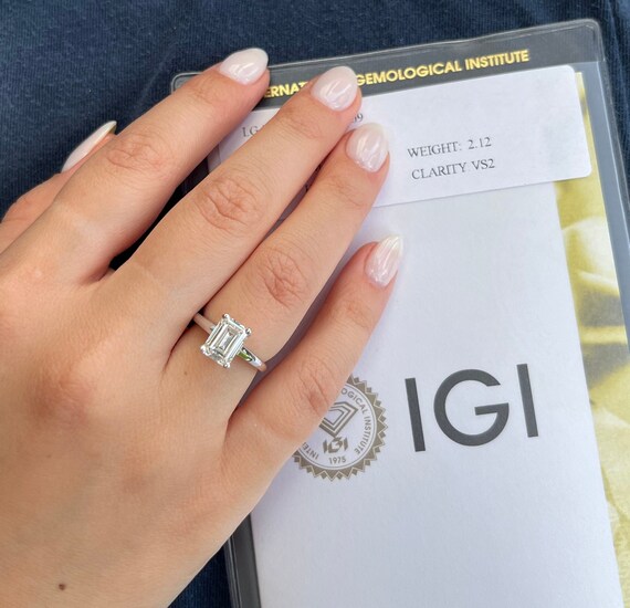 H color emerald cut diamond deals