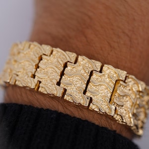 14K Solid Yellow Gold Nugget Finish Multi Link Mens Bracelet in 7.5 Inch Length 1 Inch Width