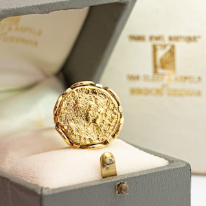 Salvador Dali "Dalí d'Or" For Piaget and Van Cleef & Arpels 22K Gold 1/2 Coin Ring | 1966 Original VCA, Piaget, and Salvador Dali Gold Ring