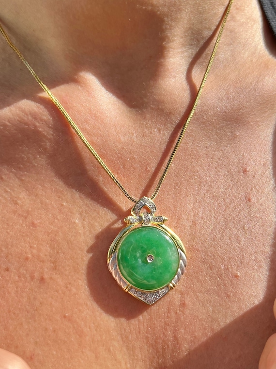 14kt gold jade pendant deals