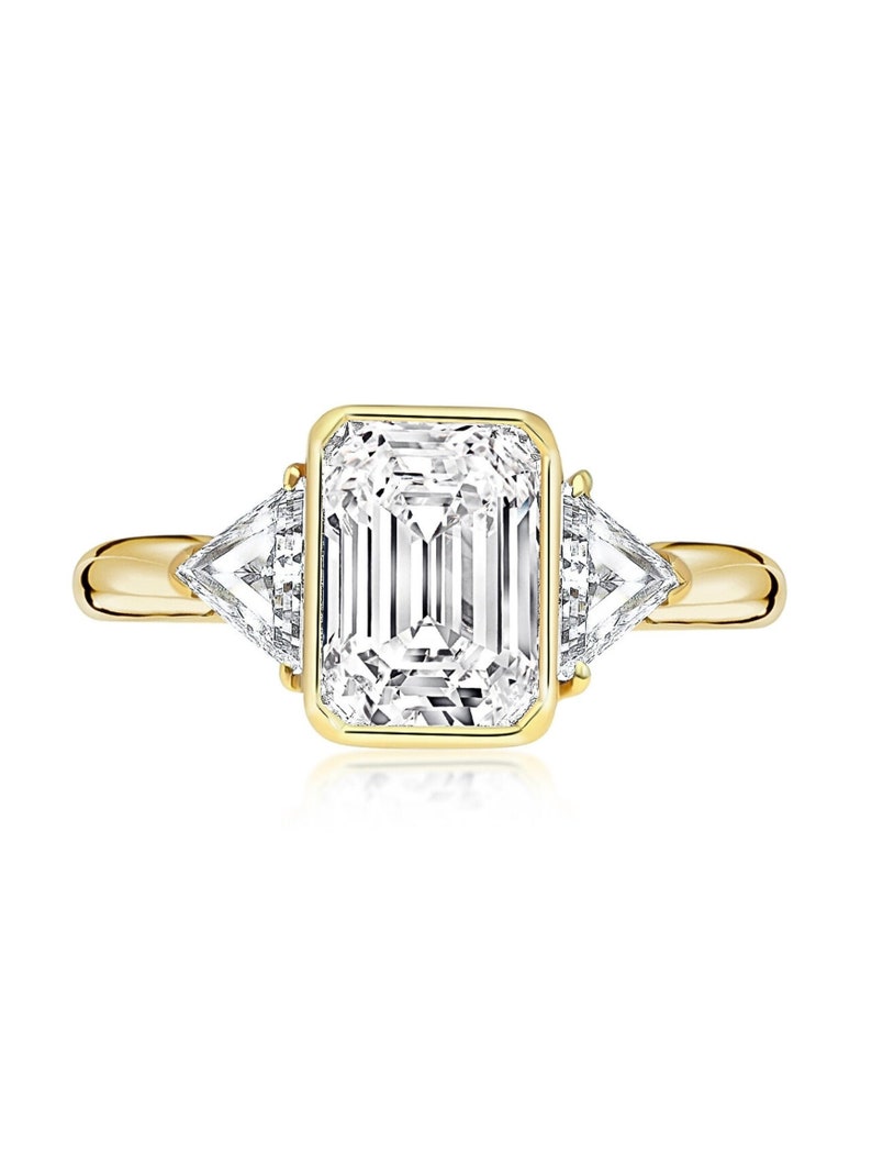 BOUCHERON Signed Ring With Bezel Set GIA Certified 2.09 Carat Emerald Cut E/SI1 Diamond and Trillion Side Stones image 2