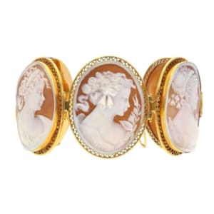 20th Century Carved Cameo Shell Yellow Gold Bracelet / Antique Victorian Shell Bracelet / Vintage "Queen Victoria" Bracelet