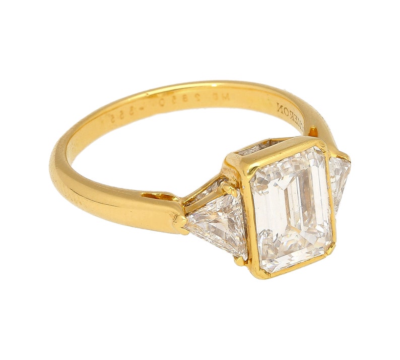 BOUCHERON Signed Ring With Bezel Set GIA Certified 2.09 Carat Emerald Cut E/SI1 Diamond and Trillion Side Stones image 4