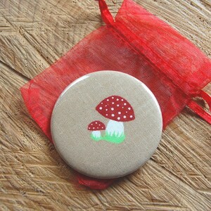 Pocket mirror.. Toadstool fabric happiness mushrooms fabric-related small mirror.. pocket mirror... toadstool... mushroom Organzasäckchen Organza image 1