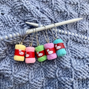 5er Set Maschenmarkierer Wolle Wollknäuel Sicherheitsnadel Stitch marker set of 5 Yarn knitting wool Bild 2