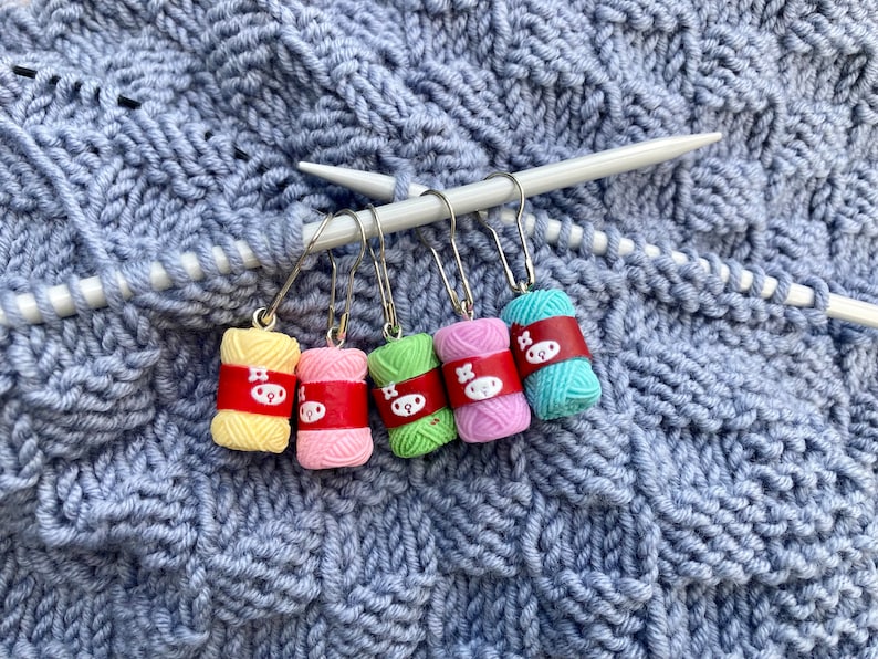 5er Set Maschenmarkierer Wolle Wollknäuel Sicherheitsnadel Stitch marker set of 5 Yarn knitting wool Bild 2