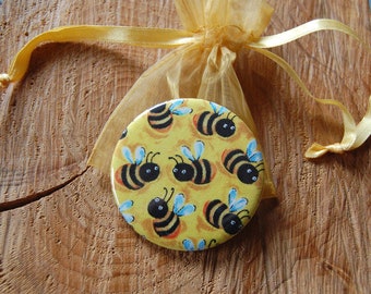 Fabric-covered pocket mirror bee bees mirror fabric Honey Bee Fabirc Bees Beehive Pocketmirror