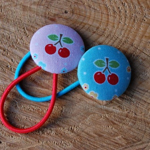 Haargummi Kirsche Kirschen Zopf Stoffknopf 32 mm Hair Tie Cherry fabric covered button d Bild 2