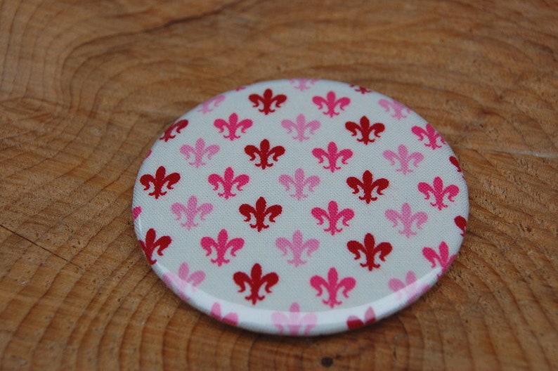 Taschenspiegel mit Stoff bezogen.. Lilie...Fleur de Lys.. Spiegel...Pocket mirror Lily fabric Bild 1