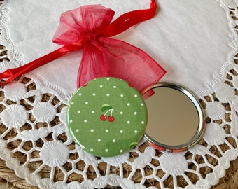 Miroir de poche recouvert de tissu cerises sur miroir à pois verts miroir de poche à pois vert cerise