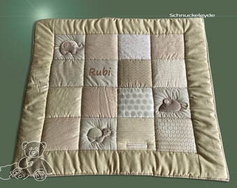 Krabbeldecke mit Namen, Individuelle Babydecke RUBI, Patchworkdecke, personalisiert