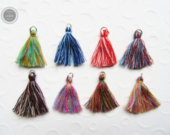 4 Quasten / Tassel, 22-30 mm, Farbwahl blau, rot-weiß oder bunt