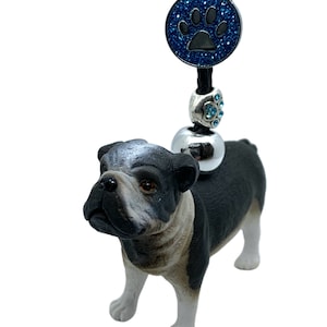Keychain / Pocket pendant Old English Bulldog OEB with paw pendant