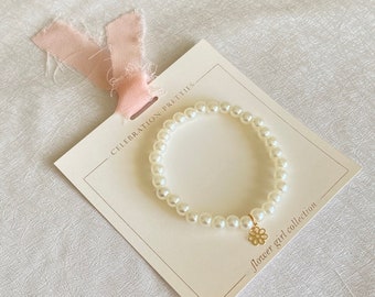 Flower girl Jewelry / Junior Bridesmaid Jewelry Gift, Faux Pearl with Flower Charm Bracelet Gift, Jewelry Gift