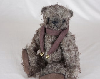 Handmade artist bear Paul from the Urbi Bears