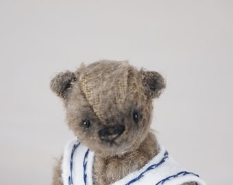 Handmade Miniatur Künstlerbär Lasse von den Urbi-Bären